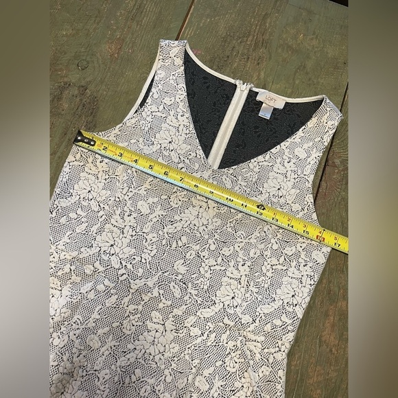 LOFT Women’s Gray & White Lace Midi Dress Wedding Work Professional | Size 8 - Picture 7 of 8